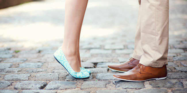 couple, tippy toes